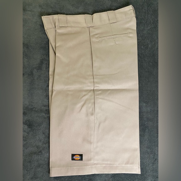 🩶🩳🩶 Dickies Twill Work Short - Loose Fit, 13” Inseam, Silver - Size 30 - Picture 2 of 5